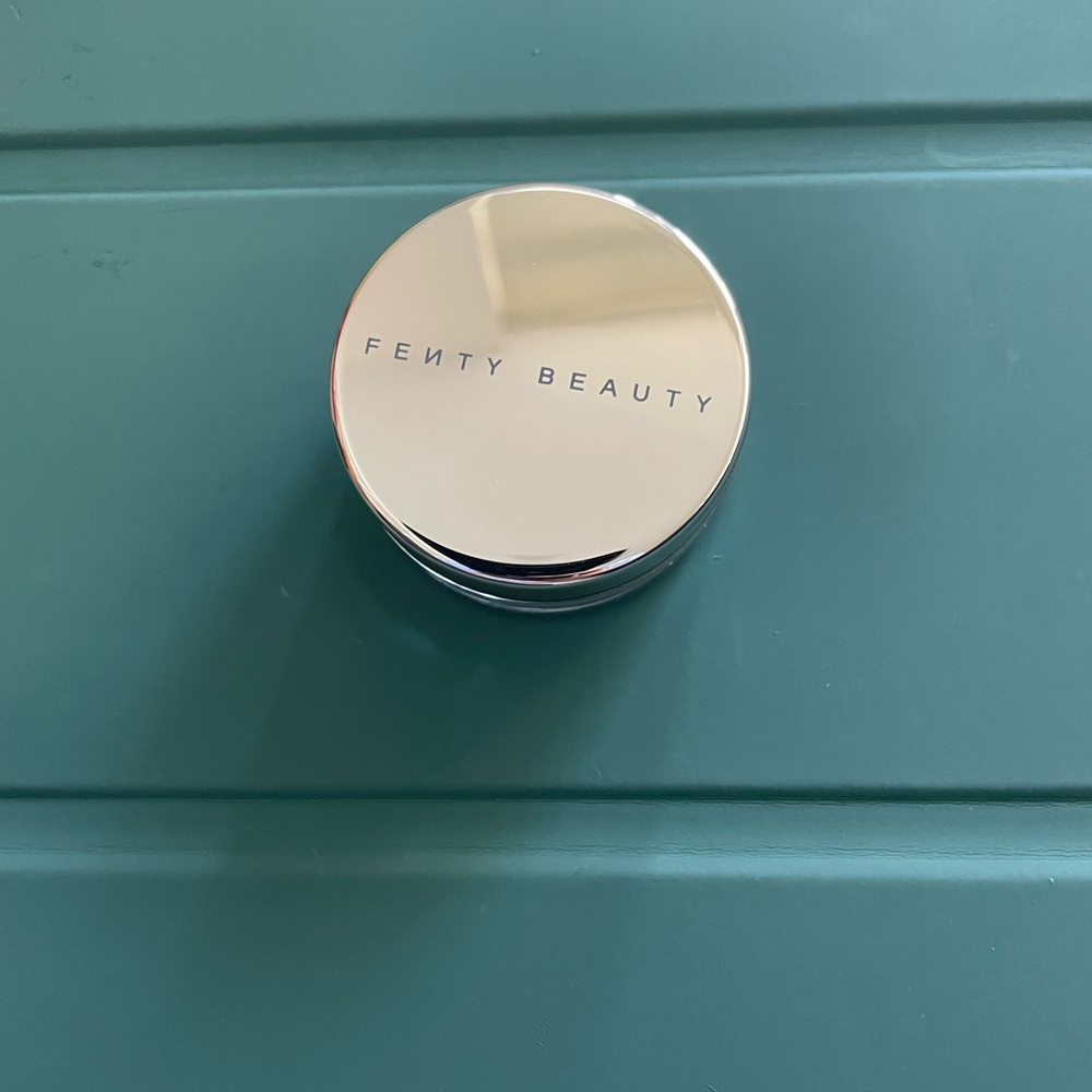 COPY - Fenty Beauty Setting Powder